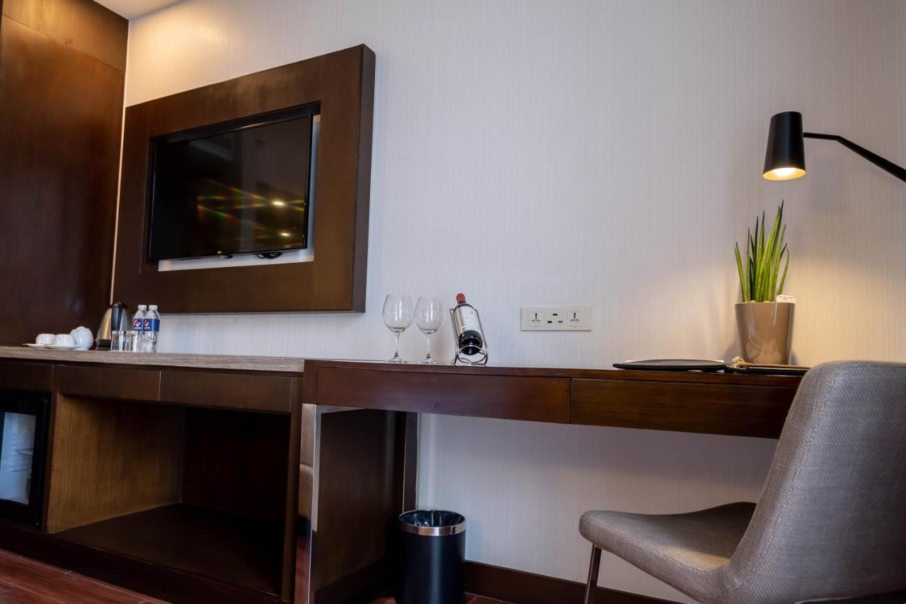 Wynwood Hotel Pasig City Exterior photo